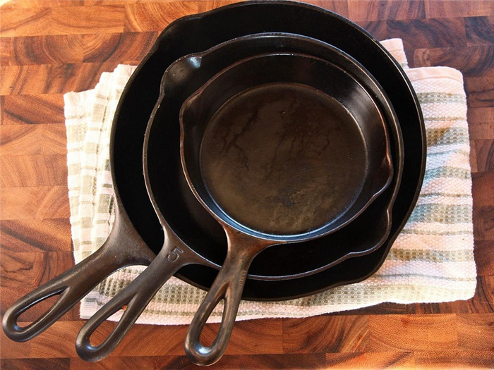 Как очистить сковороду внутри и снаружи: 6 советов и приемов для разных сковородок