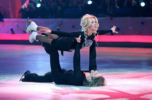 Лера Кудрявцева и Гвендаль Пейзера в шоу «Звездный лед»