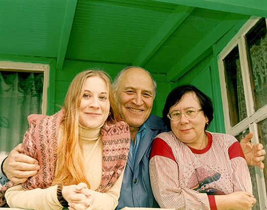 Николай Дроздов с женой и дочерью