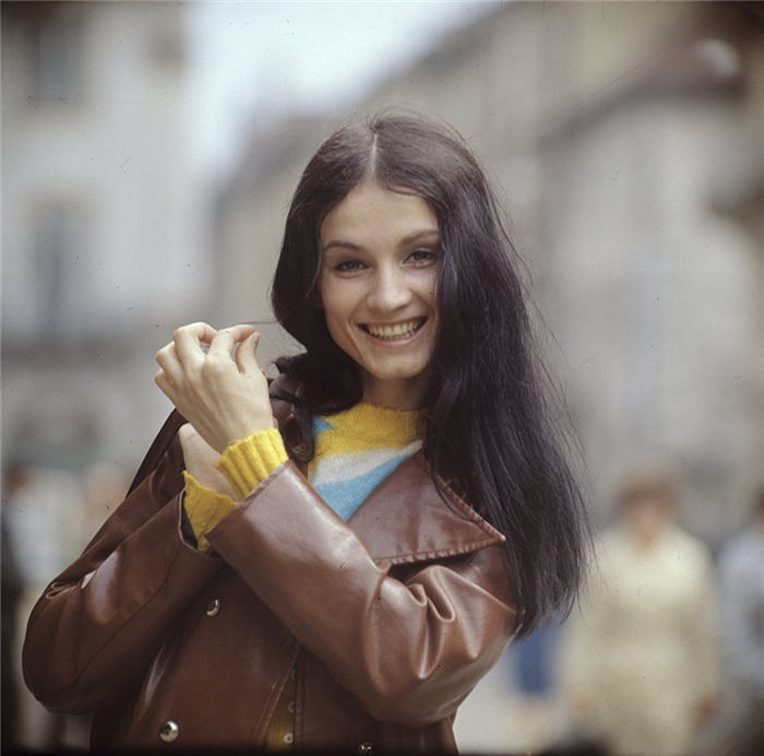 Еще совсем юная София Ротару. Фото сделано в 1973 году, когда он был солистом Черновицкой филармонии