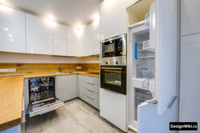 Дизайн кухни со встроенным холодильником