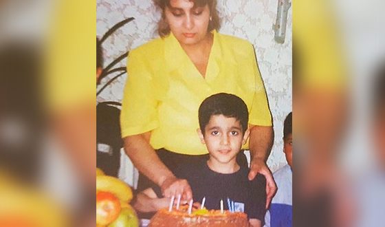 Хусейн Гасанов в детстве с мамой