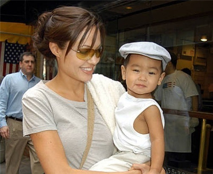 Семеро в доках: как сейчас живут Анджелина Джоли и ее дети